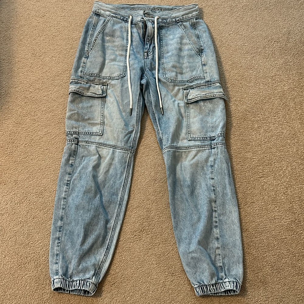 American eagle‘s cargo pocket jeans